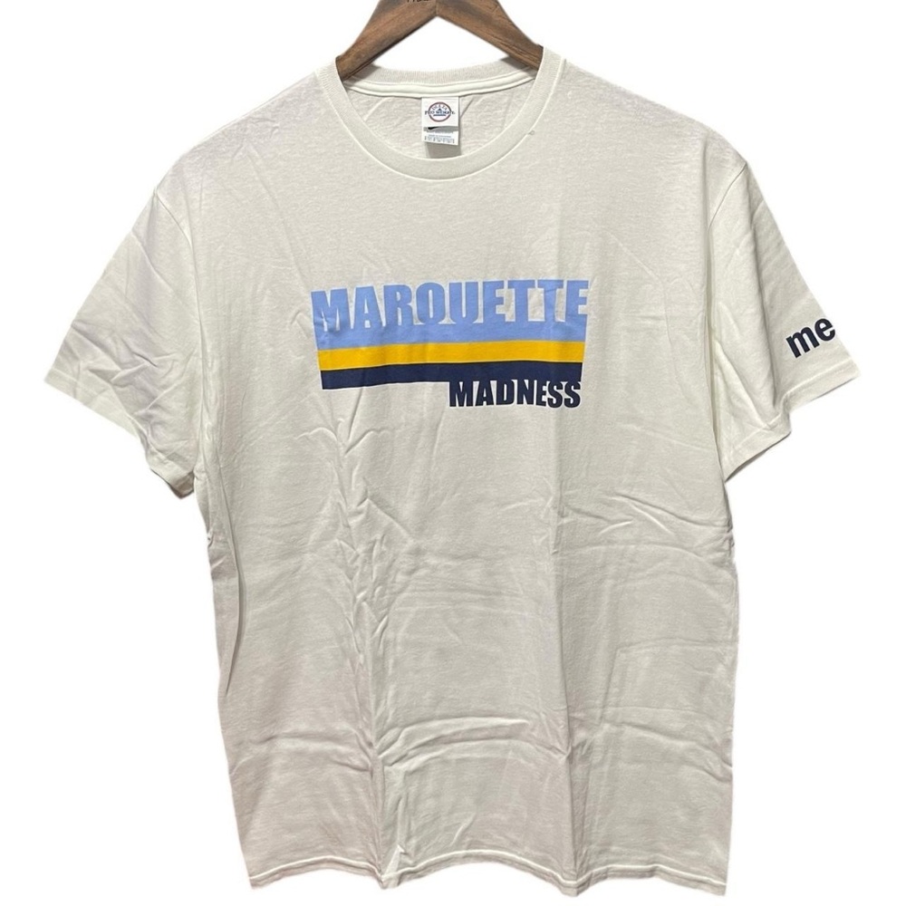 Marquette University Golden Eagles college sports crewneck vintage 2000s T-shirt